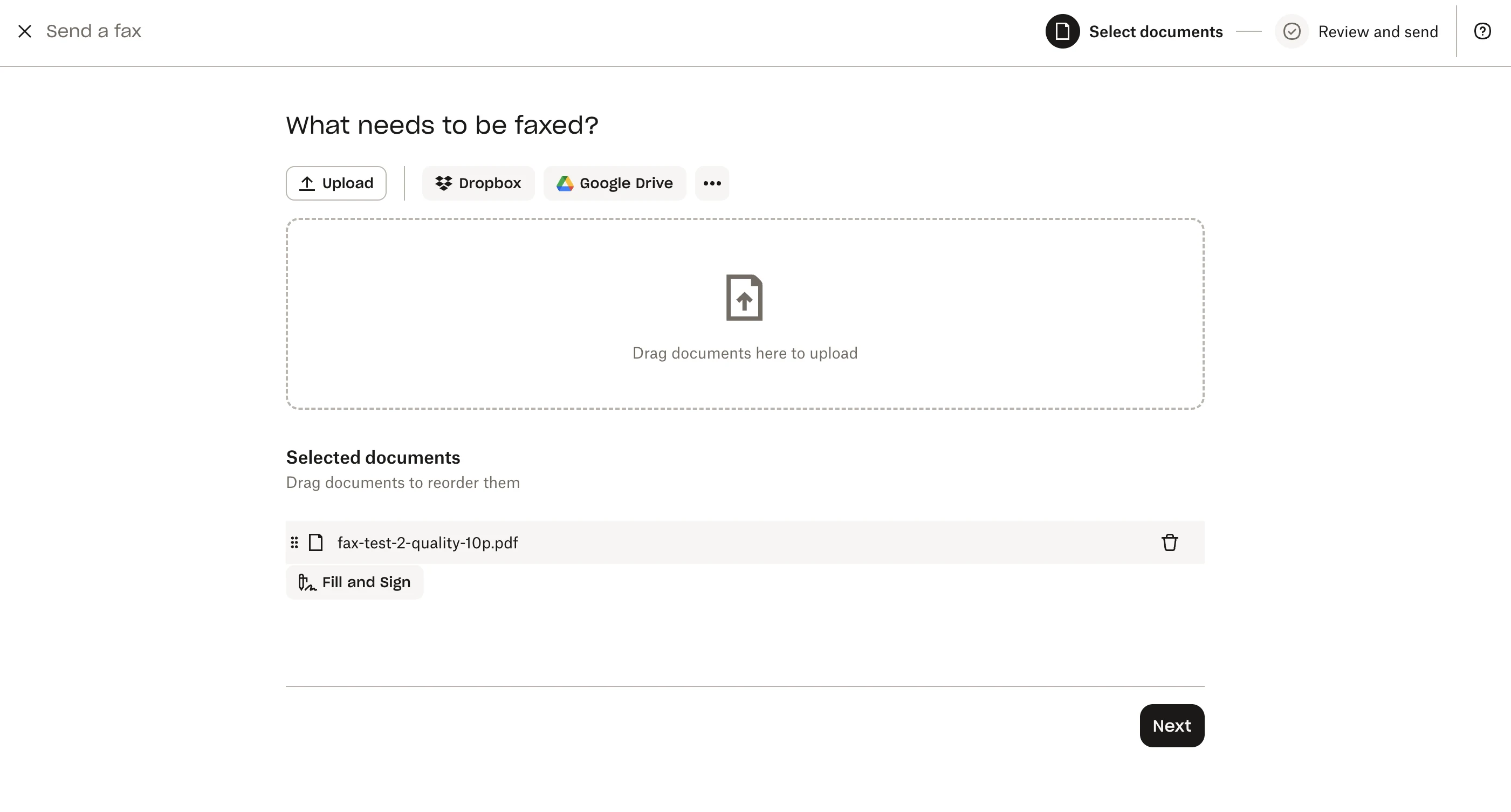 何をFAXするか尋ねるDropbox Faxの送信画面。アップロードやクラウド連携の選択肢とPDFが添付されている