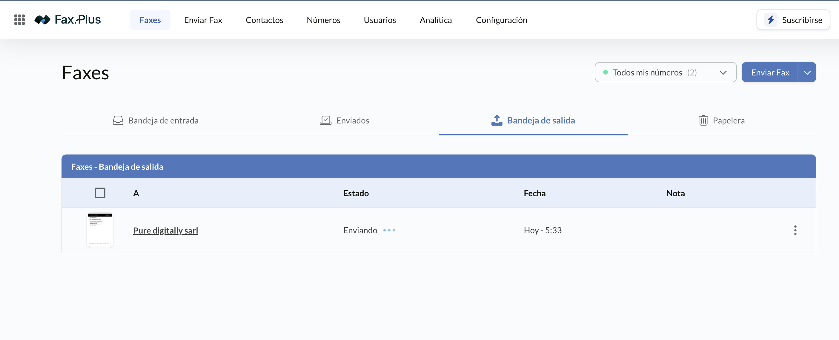 Bandeja de salida de Fax.Plus con un fax en transmisión