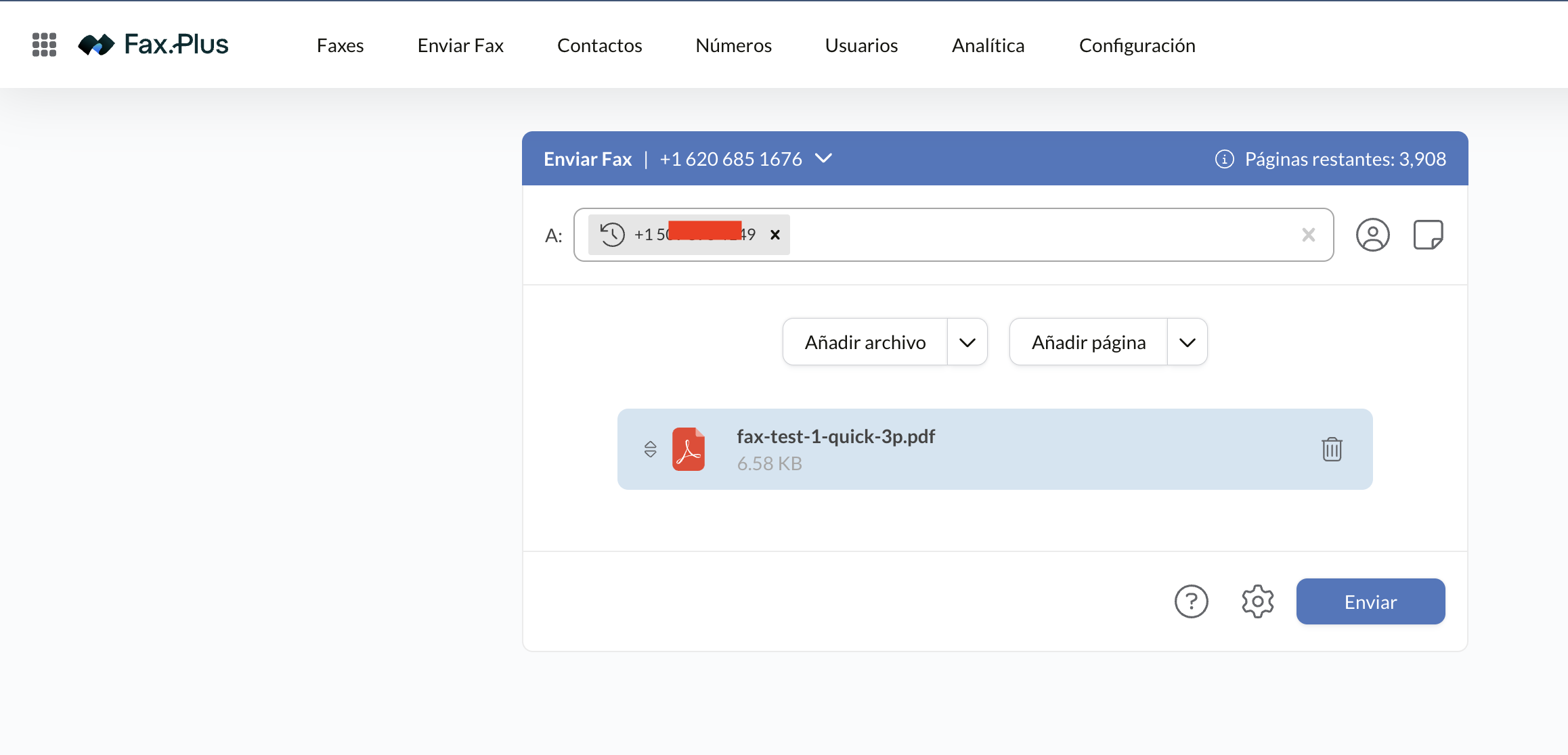 Pantalla de envío de Fax.Plus con un número de destinatario introducido y un PDF adjunto